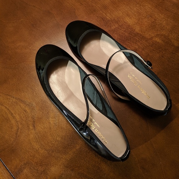 Vero Cuoio Shoes - Shiney Ballet Flats - NWOT
